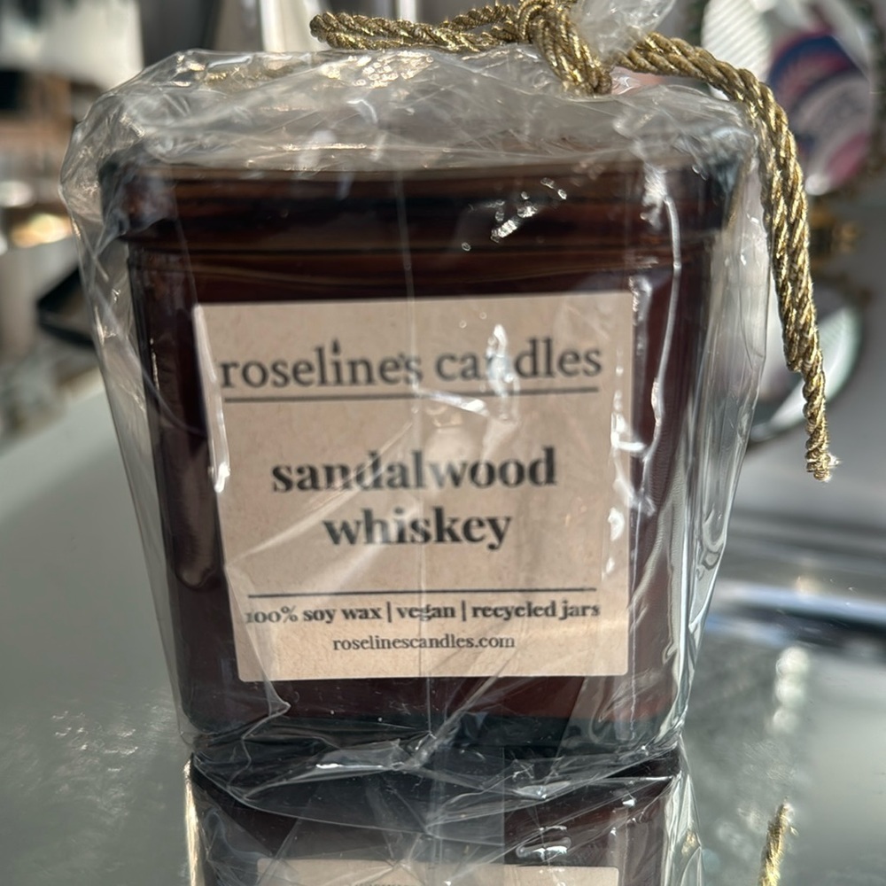 Sandalwood gift candle